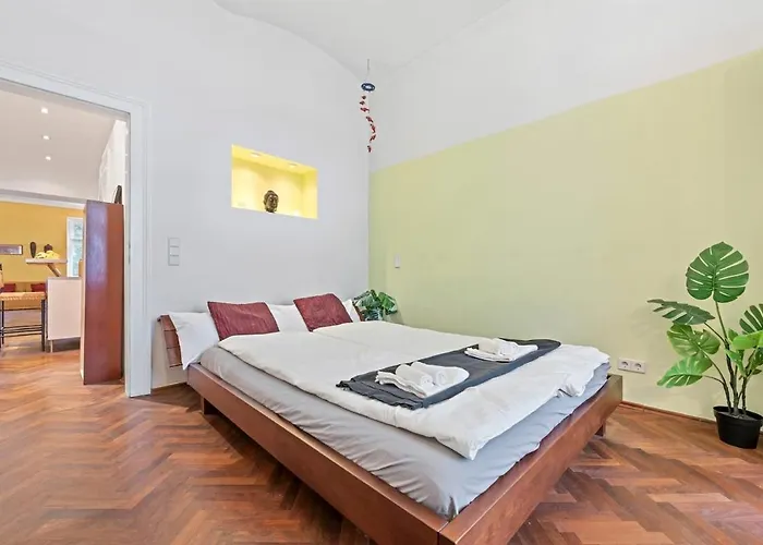 דירה 2 Bedroom Vintage Apartment, Garden, Near Schoenbrunn וינה