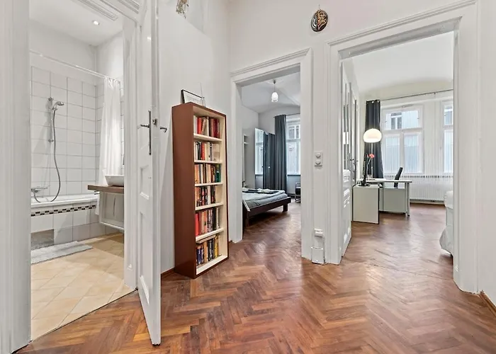 דירה 2 Bedroom Vintage Apartment, Garden, Near Schoenbrunn וינה