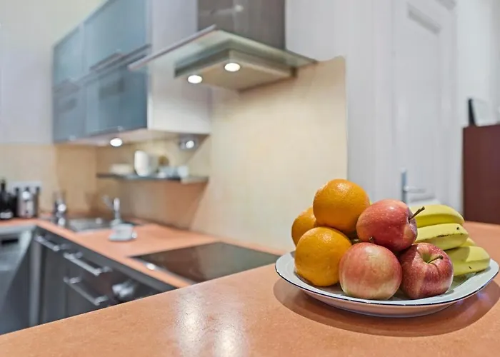 2 Bedroom Vintage Apartment, Garden, Near Schoenbrunn * וינה